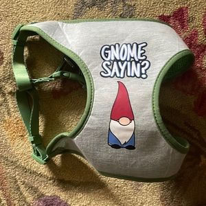 ITS FOR A LARGE DOG AND ITS FOR SALE I HAVE A SERVICE DOG THE HARNESS IS CUTE